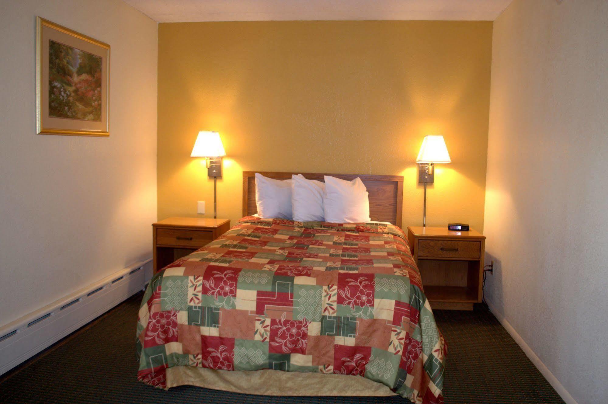 Budget Host Inn Sandusky Exterior photo